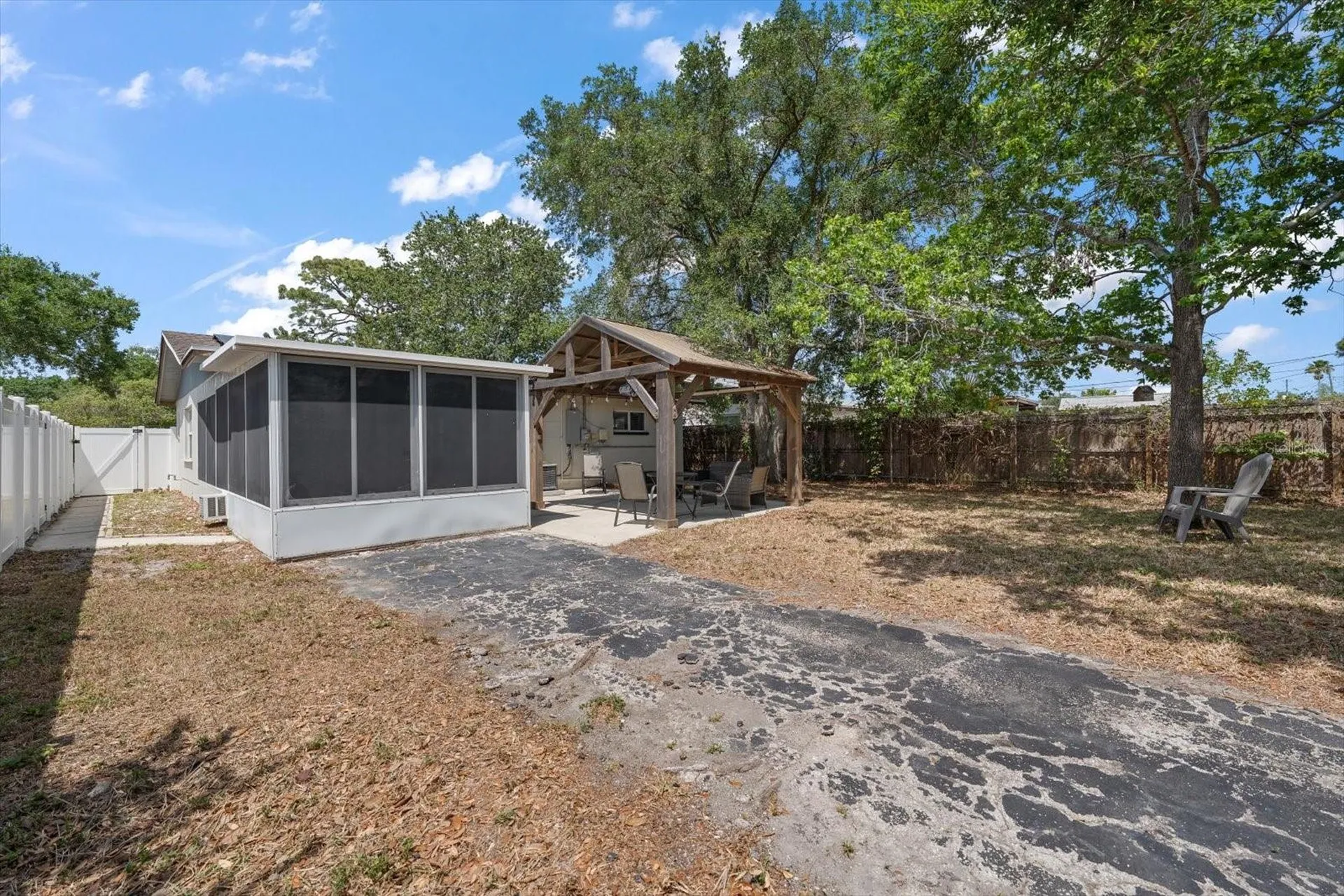 766 90th Avenue N St Petersburg FL 33702