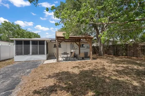 766 90th Avenue N St Petersburg FL 33702