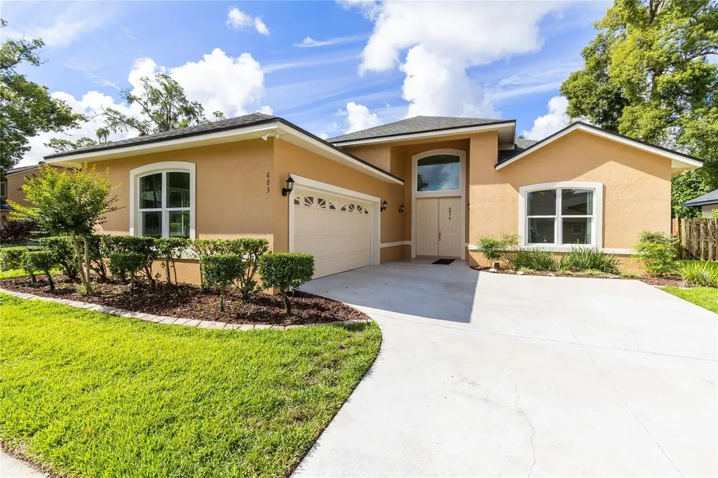 683 Oak Hollow Way Altamonte Springs FL 32714