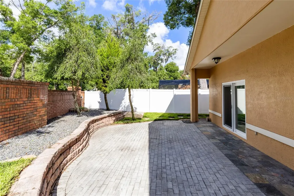 683 Oak Hollow Way Altamonte Springs FL 32714