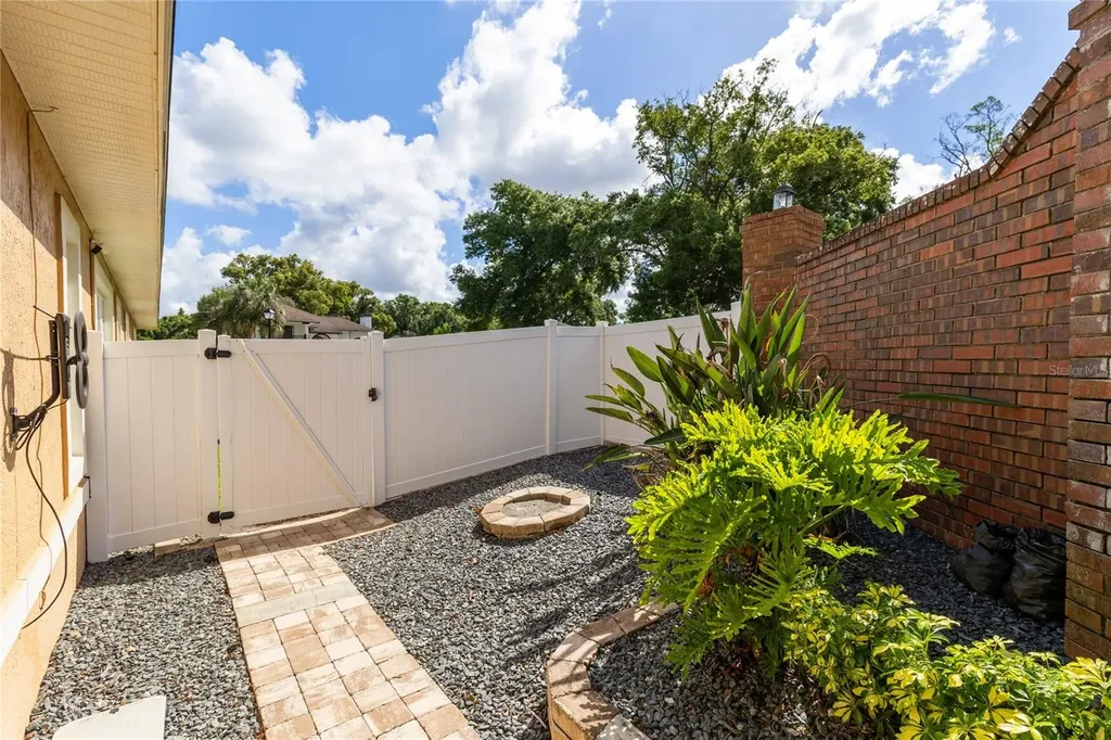 683 Oak Hollow Way Altamonte Springs FL 32714