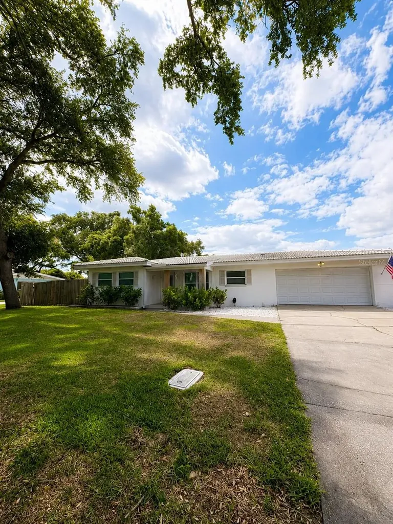 1818 Meadow Lane Clearwater FL 33764