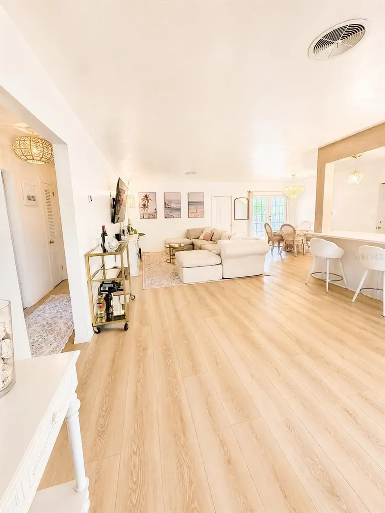 1818 Meadow Lane Clearwater FL 33764