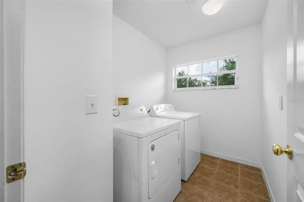 2227 Roanoke Springs Drive Ruskin FL 33570