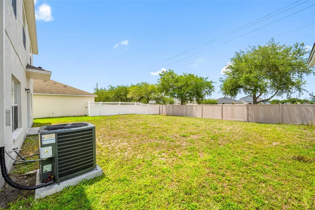 2227 Roanoke Springs Drive Ruskin FL 33570