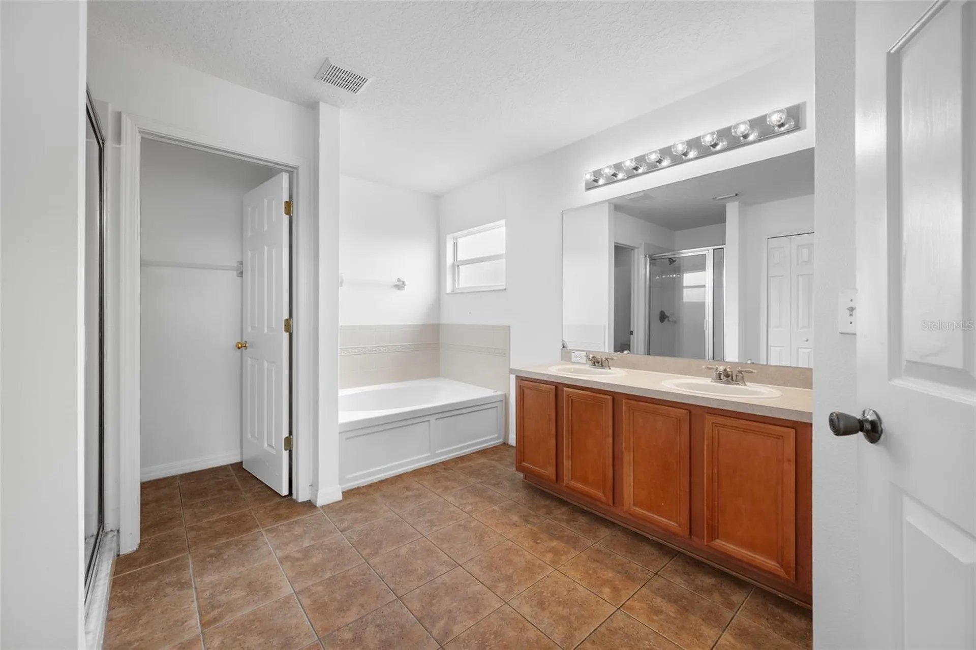 2227 Roanoke Springs Drive Ruskin FL 33570
