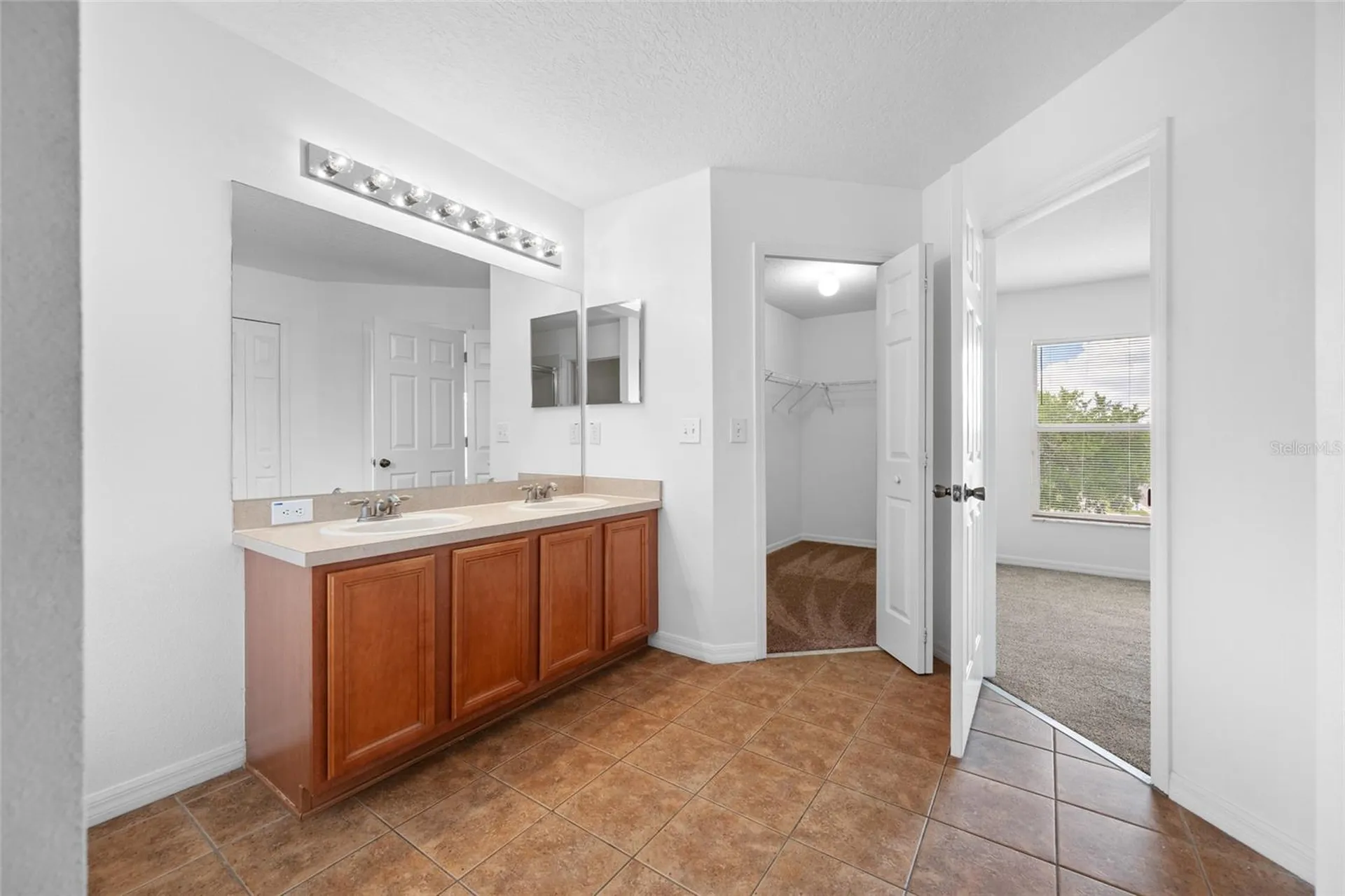 2227 Roanoke Springs Drive Ruskin FL 33570