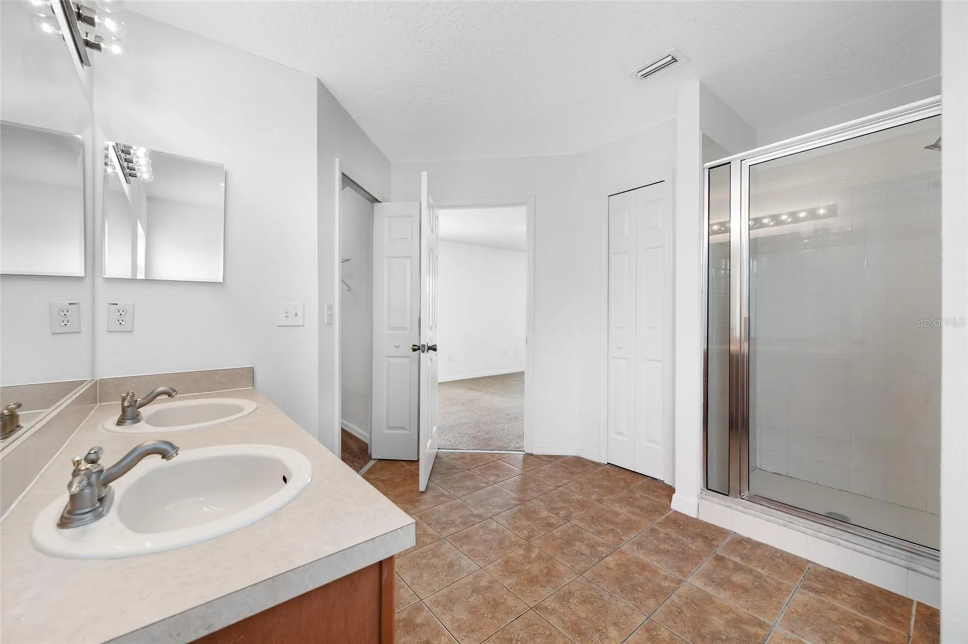 2227 Roanoke Springs Drive Ruskin FL 33570