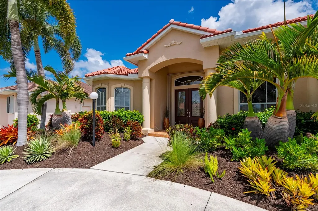1020 Via Formia Punta Gorda FL 33950