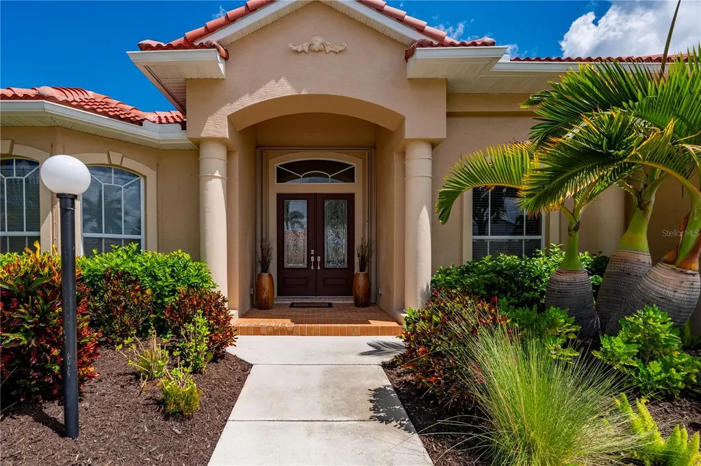 1020 Via Formia Punta Gorda FL 33950