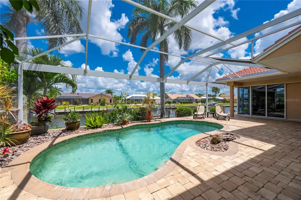 1020 Via Formia Punta Gorda FL 33950