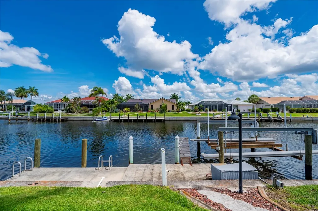 1020 Via Formia Punta Gorda FL 33950