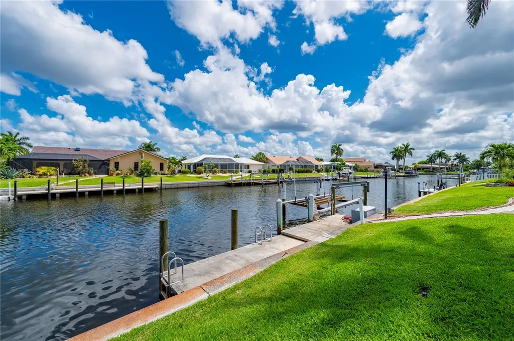 1020 Via Formia Punta Gorda FL 33950