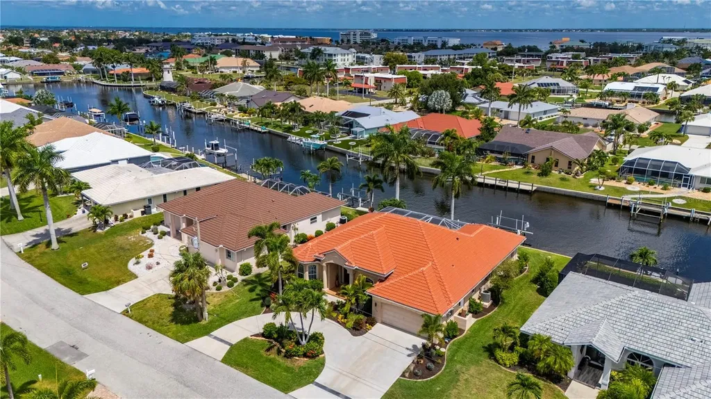 1020 Via Formia Punta Gorda FL 33950