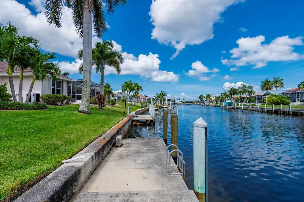 1020 Via Formia Punta Gorda FL 33950