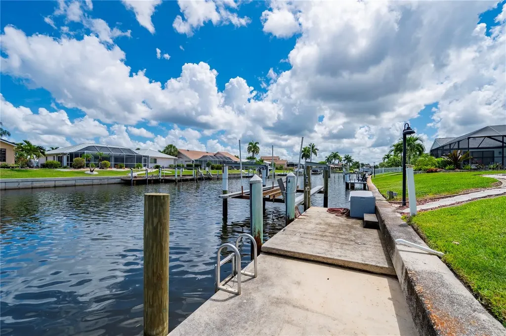1020 Via Formia Punta Gorda FL 33950