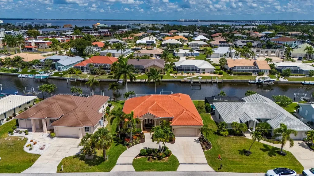 1020 Via Formia Punta Gorda FL 33950