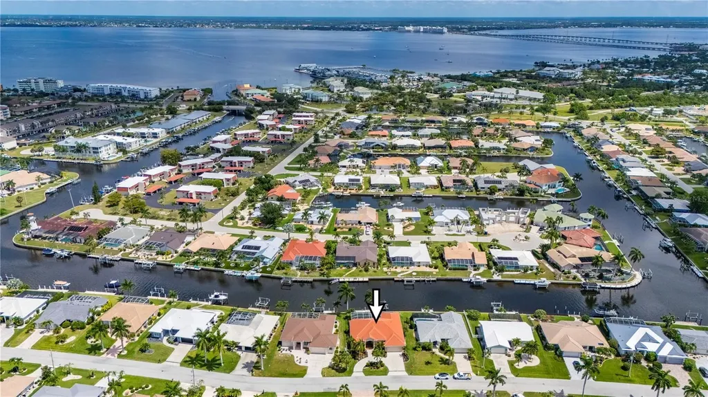1020 Via Formia Punta Gorda FL 33950