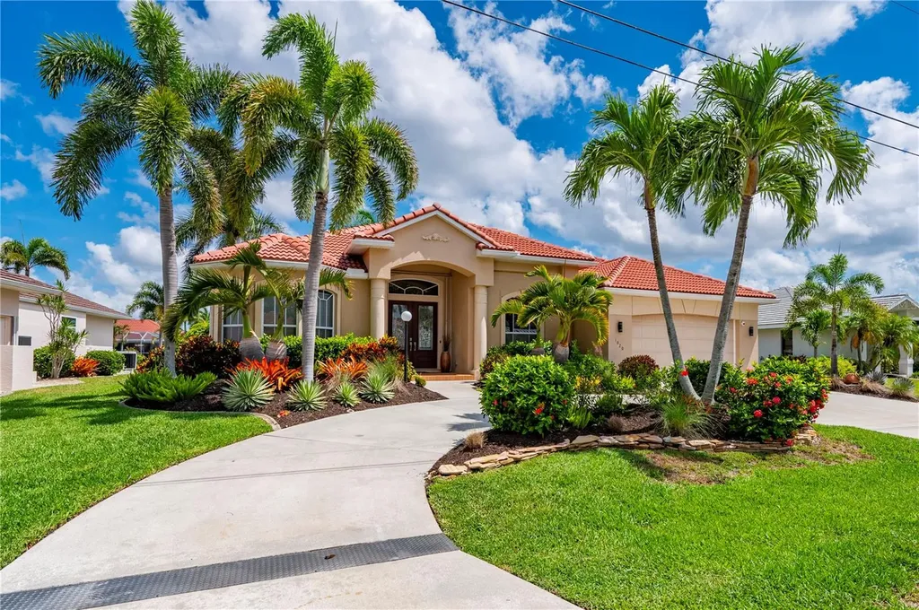 1020 Via Formia Punta Gorda FL 33950