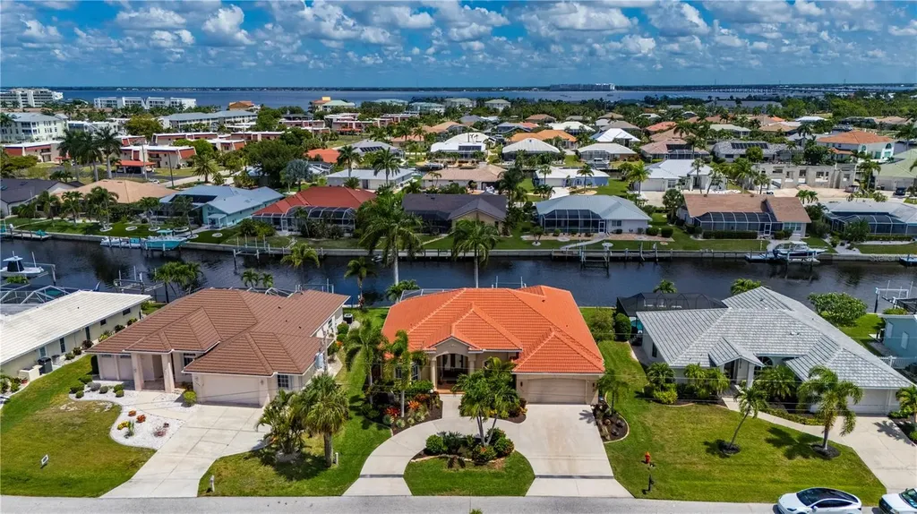 1020 Via Formia Punta Gorda FL 33950
