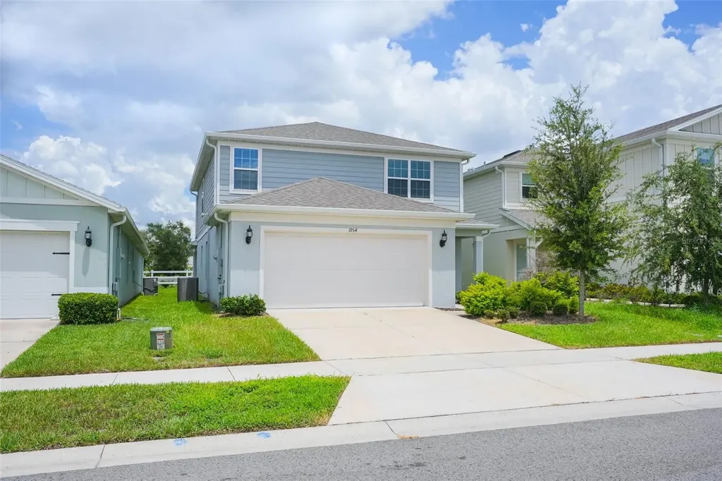 1954 Enchanting Court Davenport FL 33896