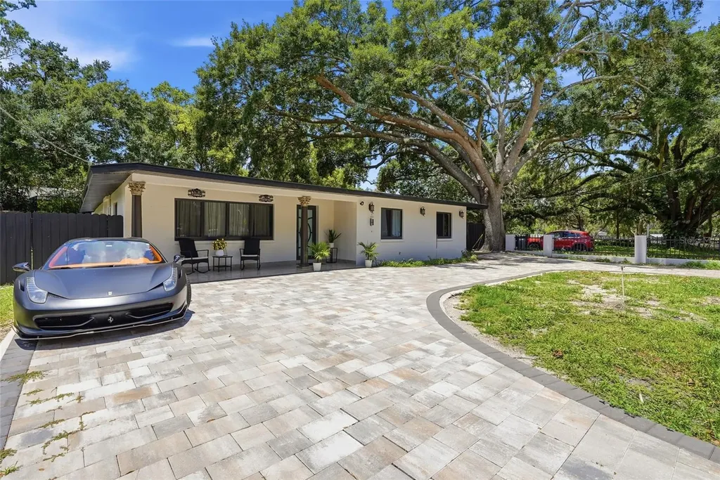 15040 Lake Magdalene Boulevard Tampa FL 33618