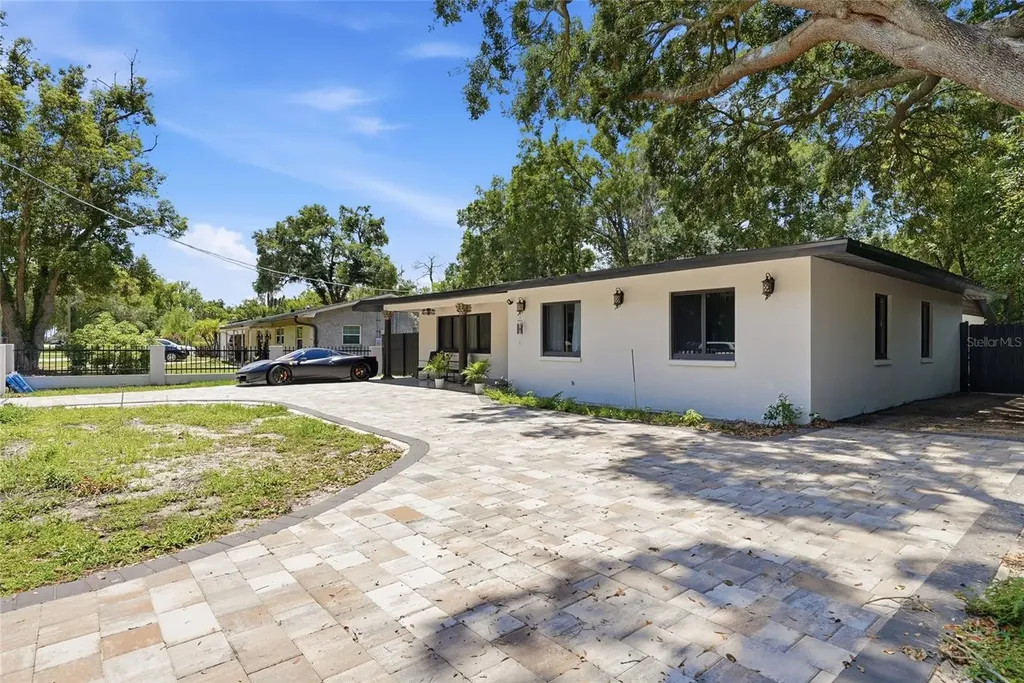 15040 Lake Magdalene Boulevard Tampa FL 33618