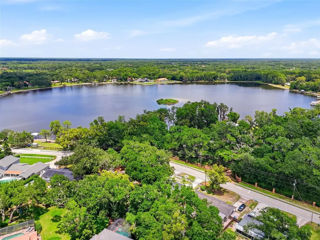15040 Lake Magdalene Boulevard Tampa FL 33618