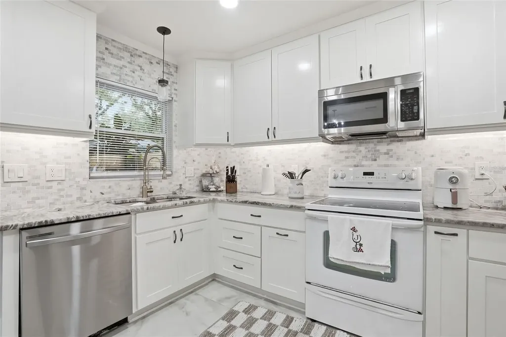 15040 Lake Magdalene Boulevard Tampa FL 33618
