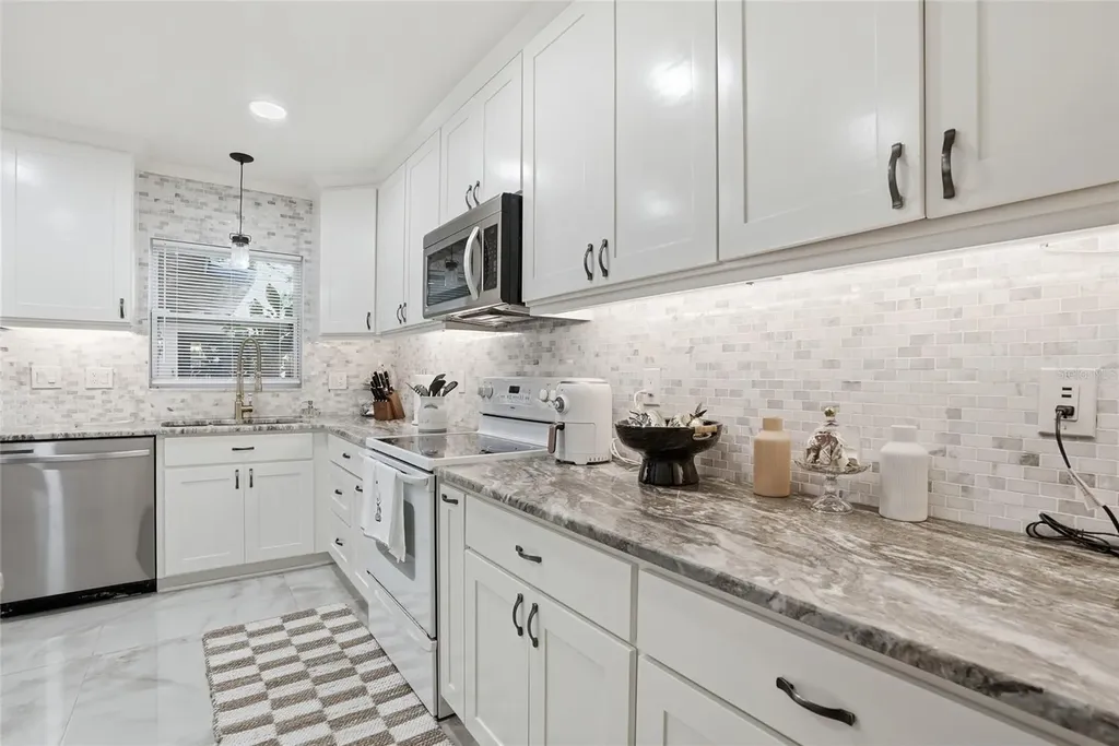 15040 Lake Magdalene Boulevard Tampa FL 33618