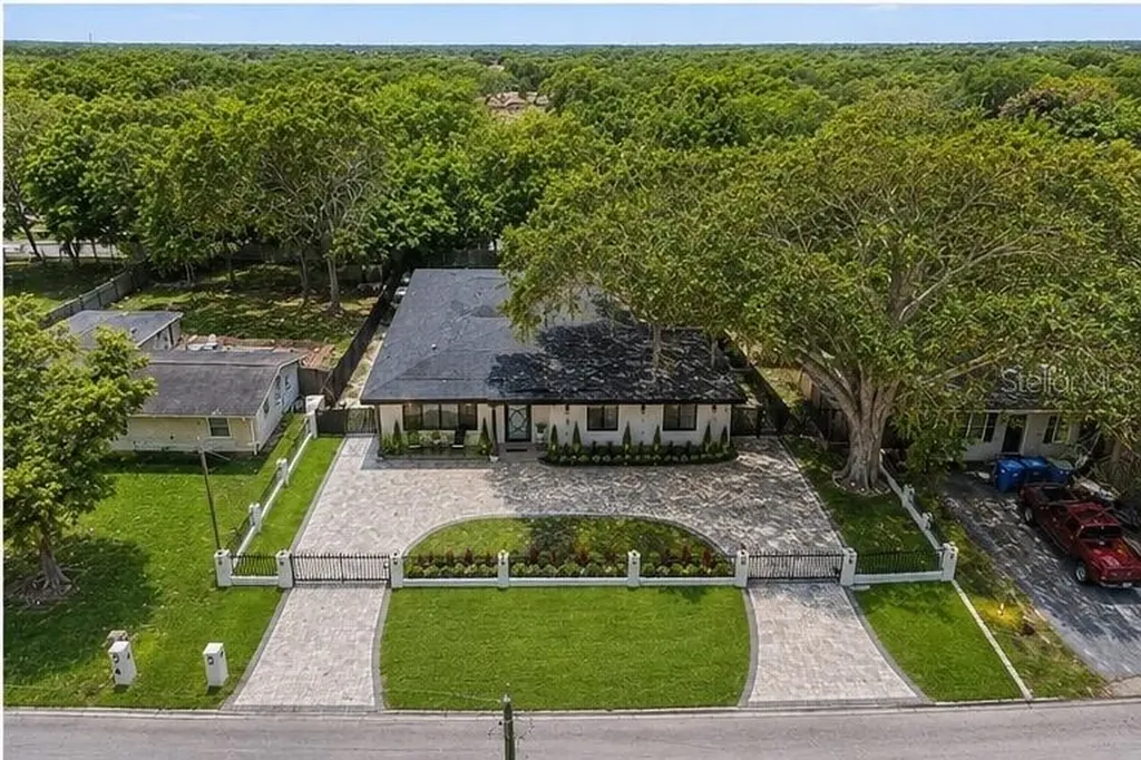 15040 Lake Magdalene Boulevard Tampa FL 33618