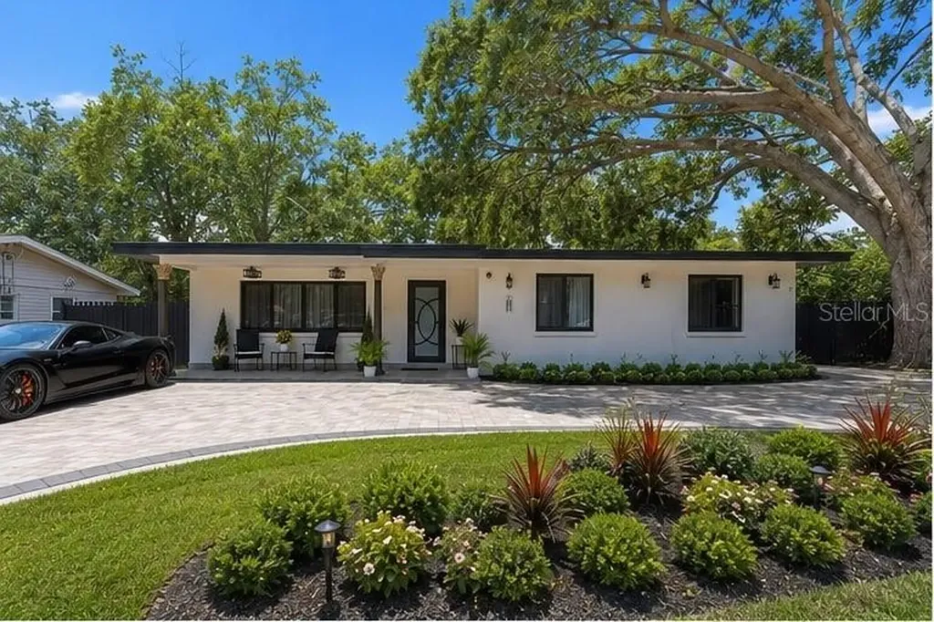15040 Lake Magdalene Boulevard Tampa FL 33618
