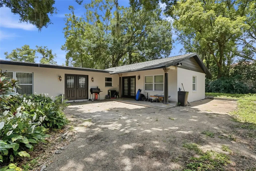15040 Lake Magdalene Boulevard Tampa FL 33618