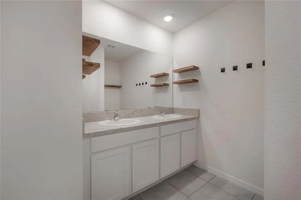 17042 Oval Rum Drive Wimauma FL 33598