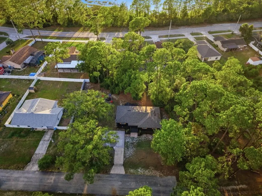 332 Shadydale Court Deltona FL 32738