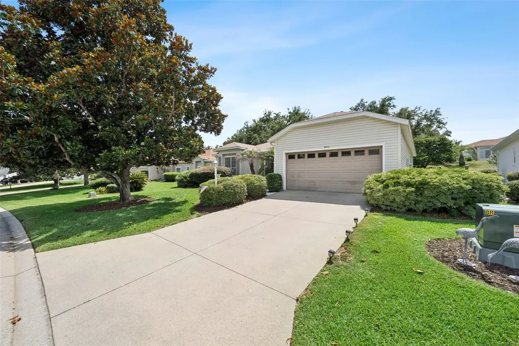 5000 Sawgrass Lake Circle Leesburg FL 34748