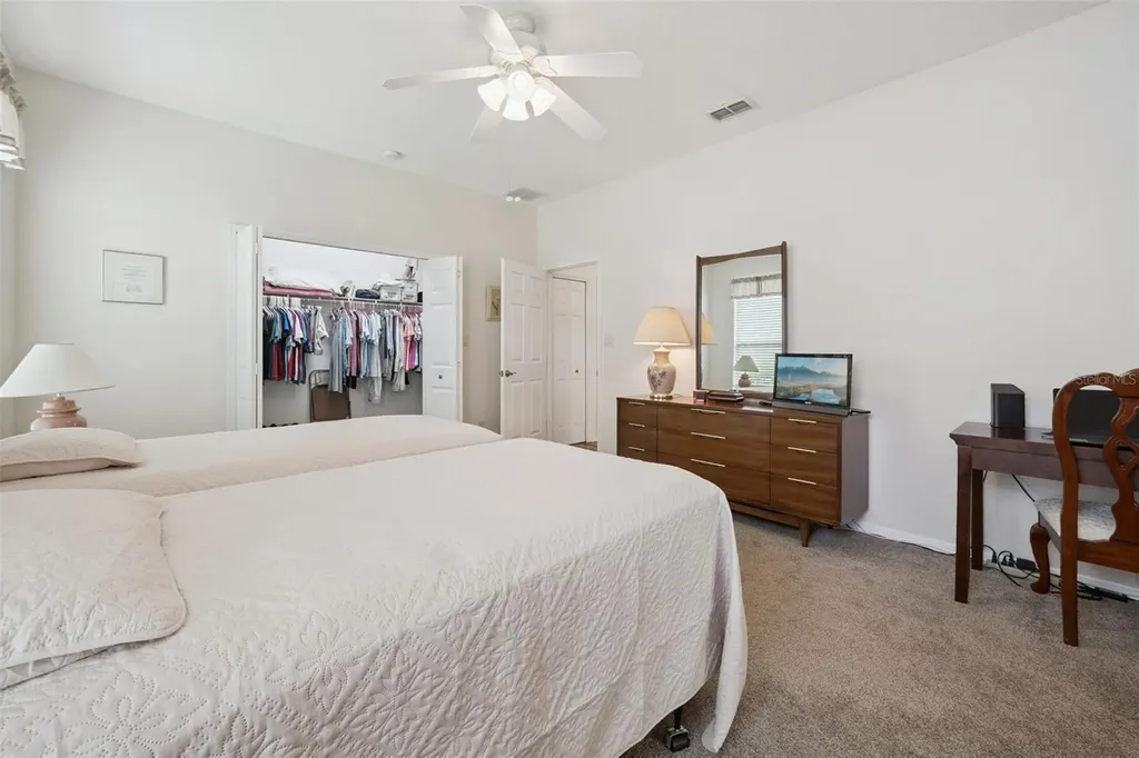 5000 Sawgrass Lake Circle Leesburg FL 34748