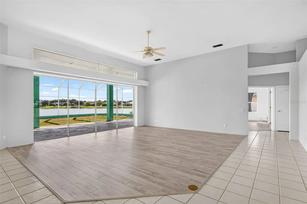 8911 Riverlachen Way Riverview FL 33578
