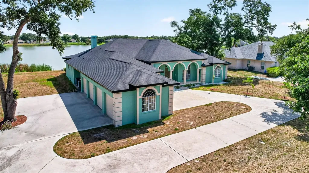 8911 Riverlachen Way Riverview FL 33578