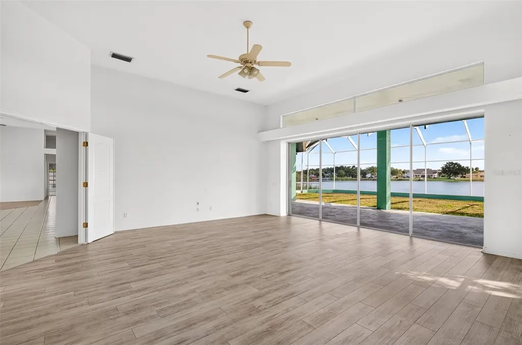8911 Riverlachen Way Riverview FL 33578