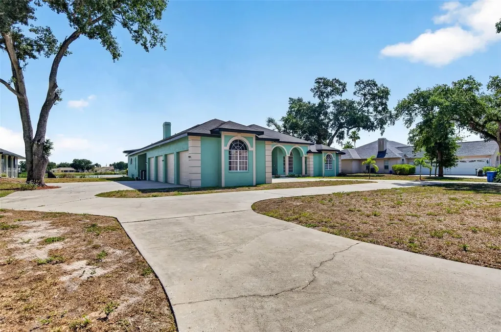 8911 Riverlachen Way Riverview FL 33578