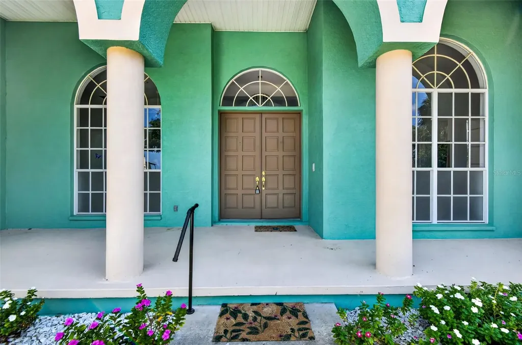 8911 Riverlachen Way Riverview FL 33578
