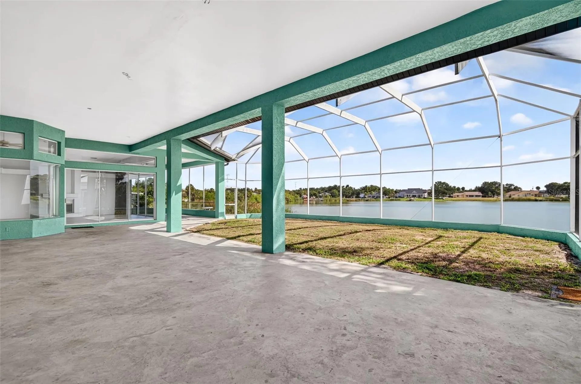 8911 Riverlachen Way Riverview FL 33578