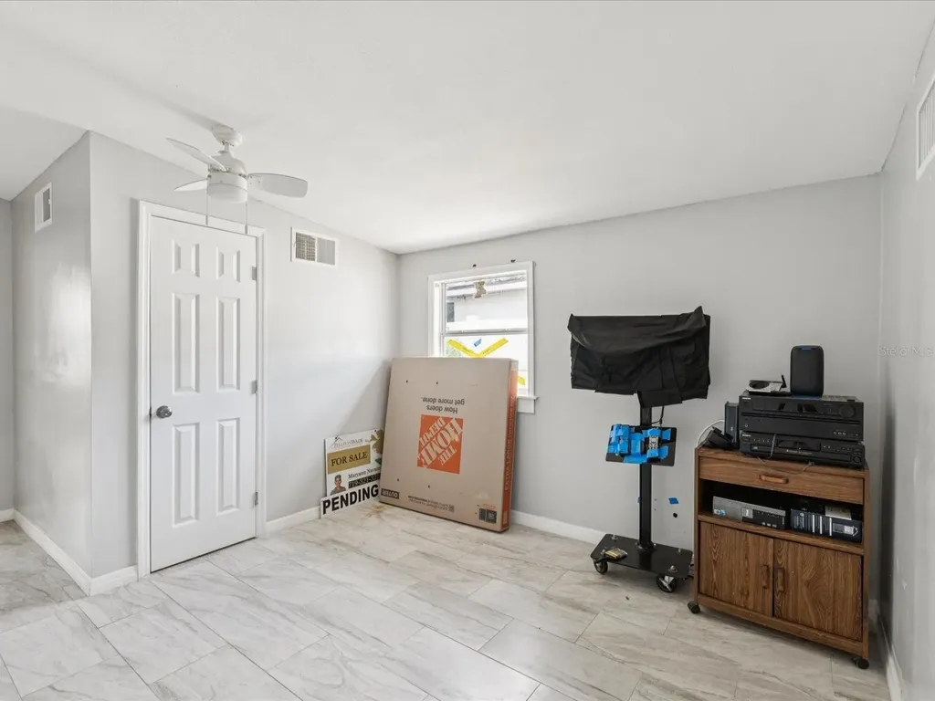 6518 S West Shore Circle Tampa FL 33616