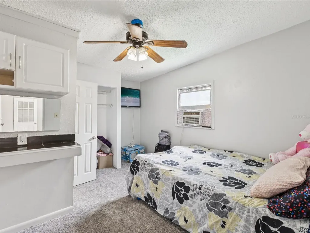 6518 S West Shore Circle Tampa FL 33616