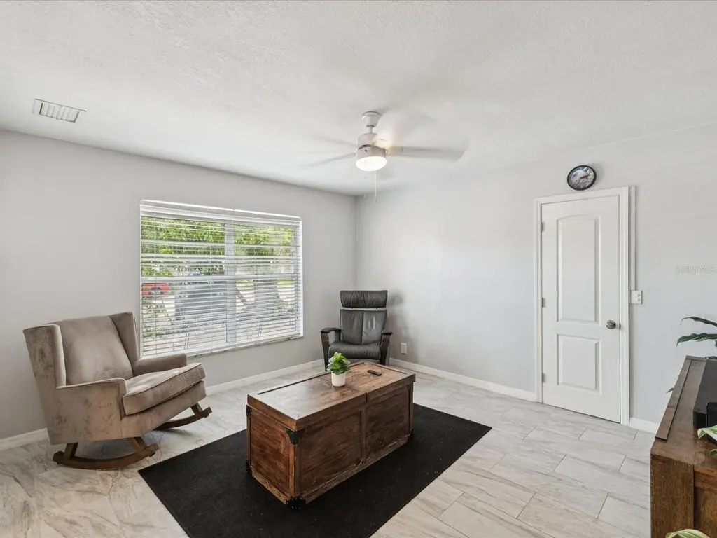 6518 S West Shore Circle Tampa FL 33616