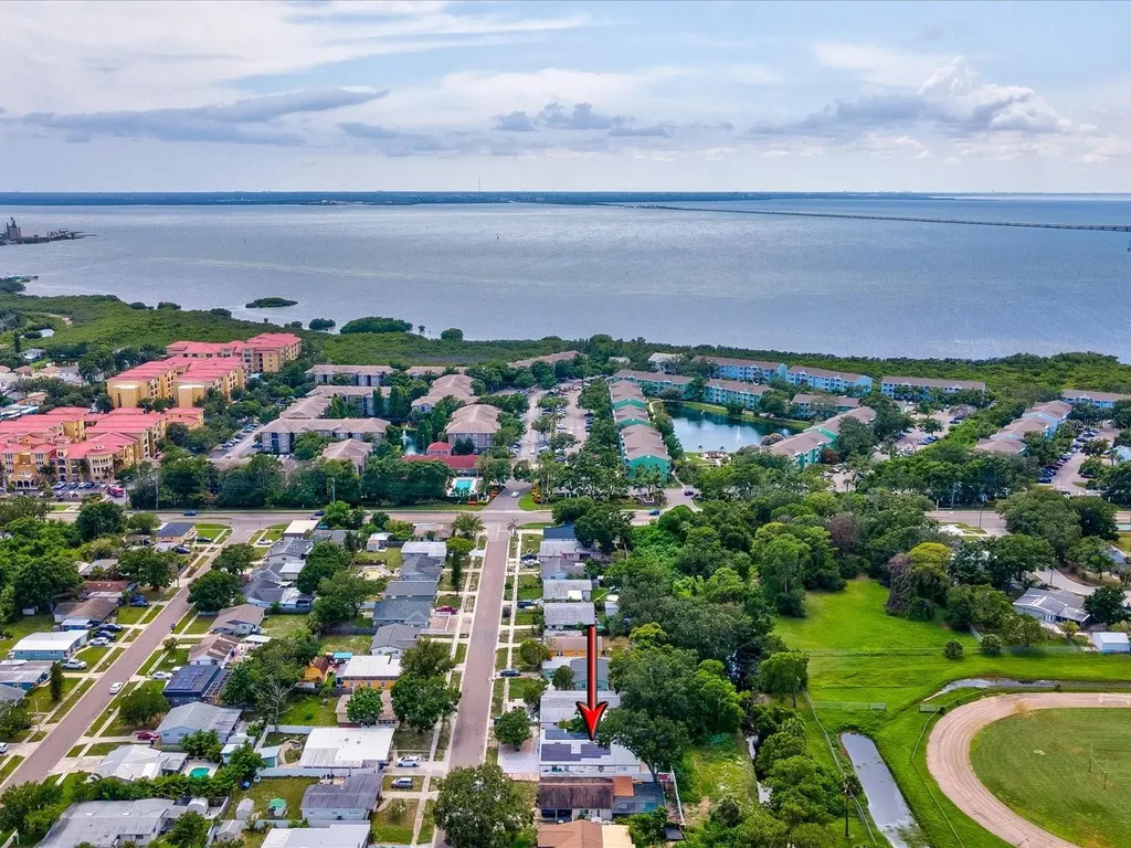 6518 S West Shore Circle Tampa FL 33616