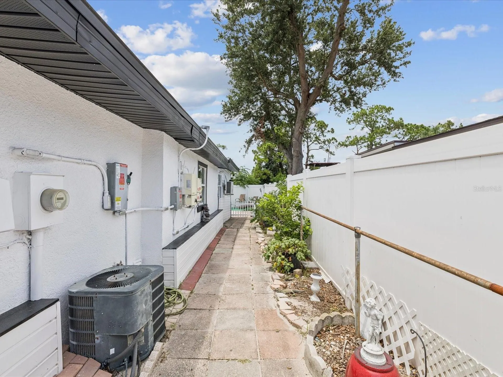 6518 S West Shore Circle Tampa FL 33616