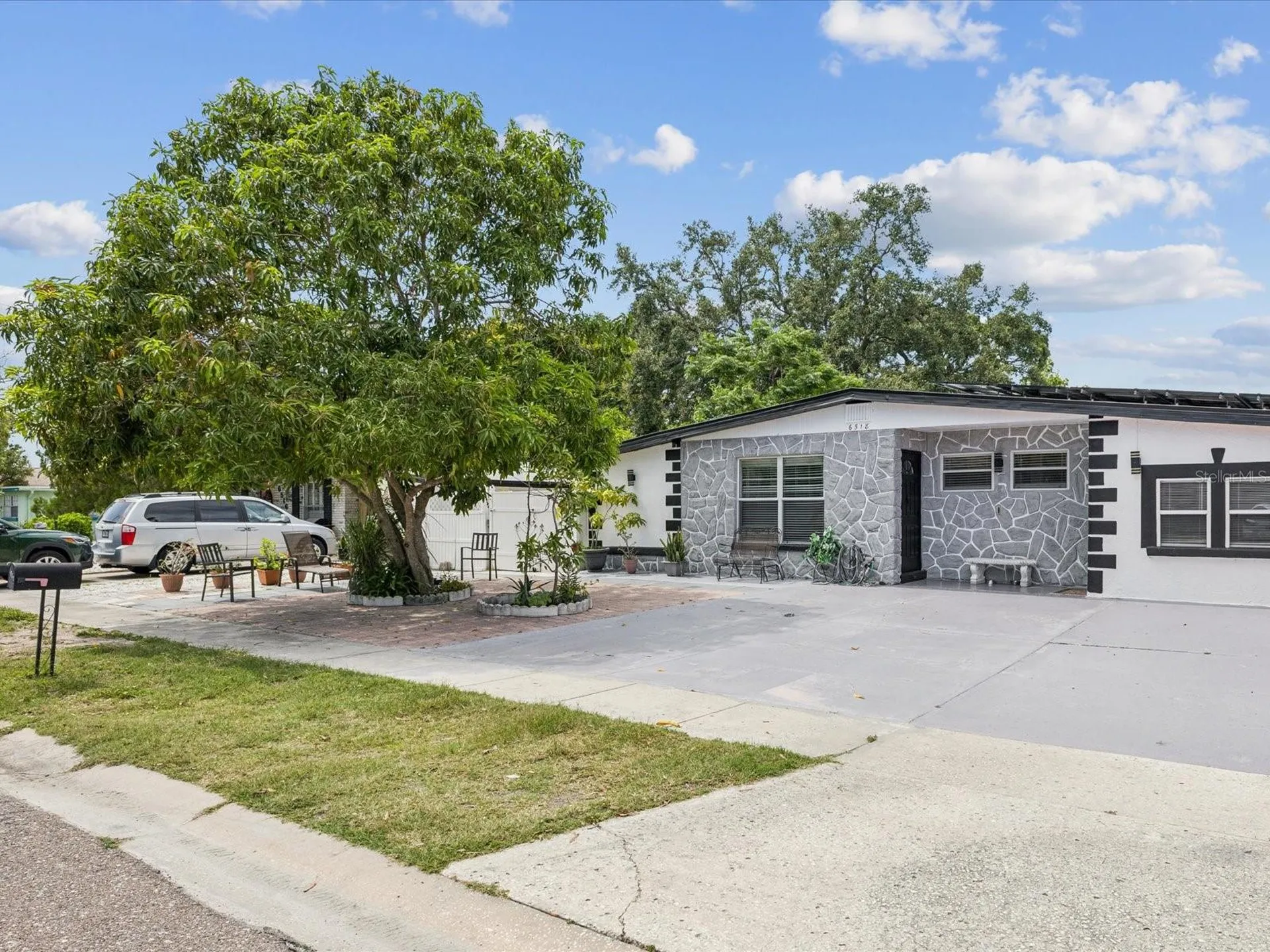 6518 S West Shore Circle Tampa FL 33616
