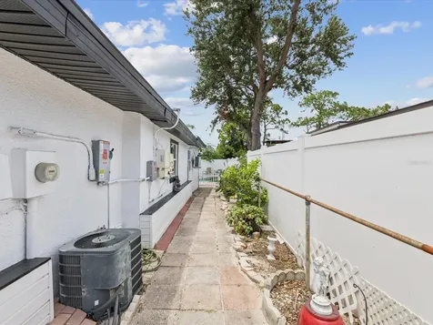 6518 S West Shore Circle Tampa FL 33616